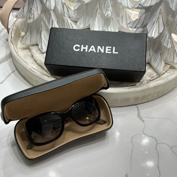CHANEL Brown Marble Sunglasses 5102 - Picture 1 of 14